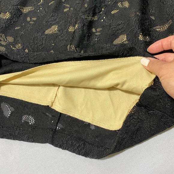 Strapless Lace Dress - Picture 5 of 9